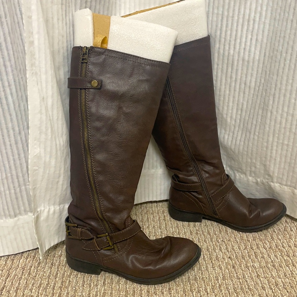 Brown Knee-High Wedged Boots